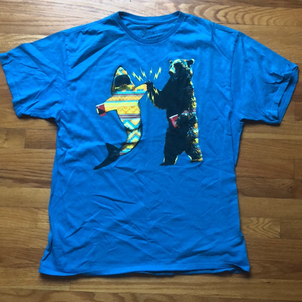 Vintage Bear and Shark T-shirt large